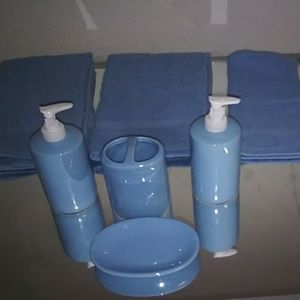 Blue Bathroom Set